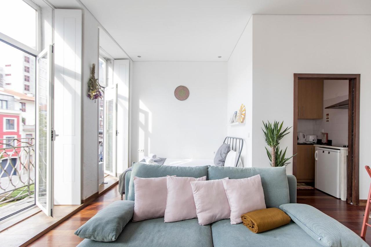 Bonjardim Studio W/ Balcony By Lovelystay Порто Екстериор снимка